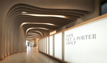通过材质的对比，演绎质感与动感的交织美学—— Yoox Net-A-Porter科技中心