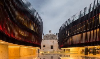 用现代元素烘托古迹的墨西哥音乐宫