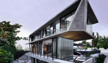 透着独特构造的飞动感：新加坡斯达克住宅 / Park + Associates